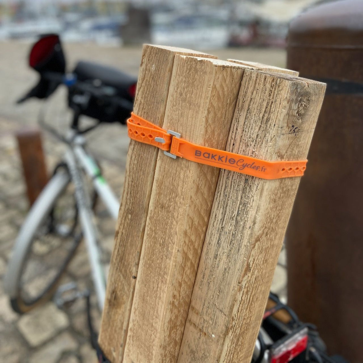 Correa de bicicleta Fixplus para sujetar tablas de madera a una bicicleta