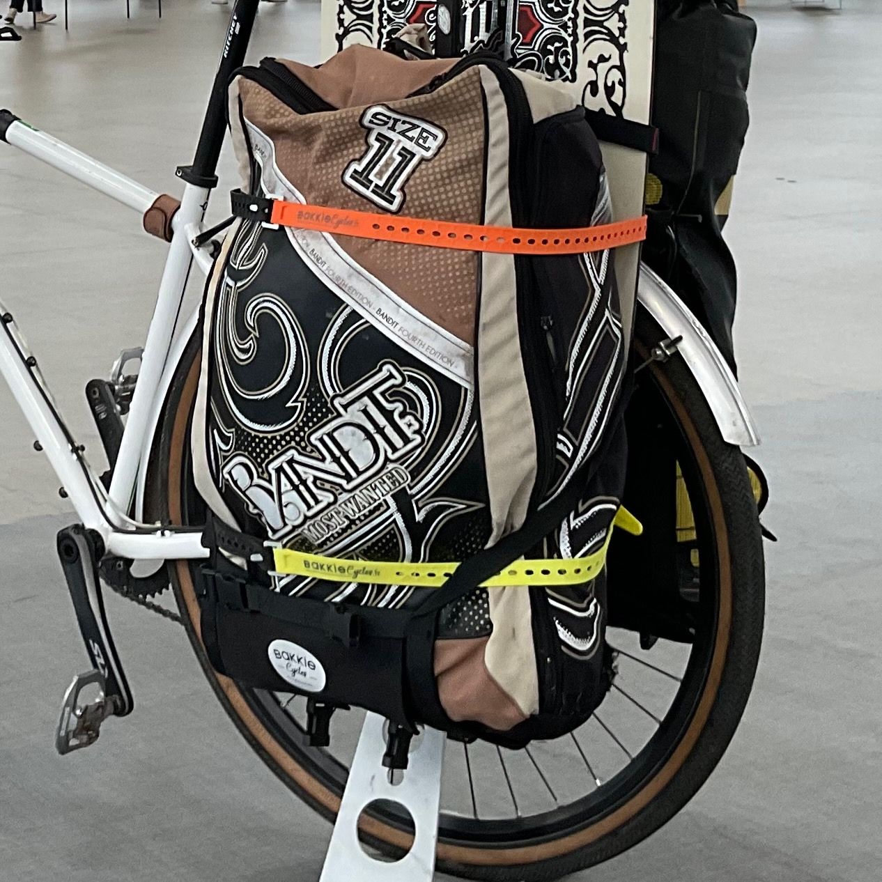 Fixplus strap for attaching a kitesurf to a bike