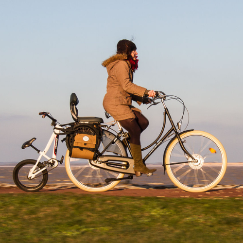 Ein Fahrrad abschleppen