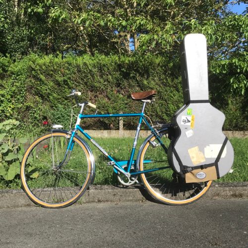 Fixation de guitare pour vélo