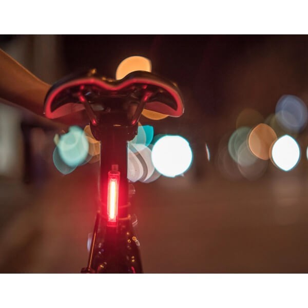 Lampe LED COB arrière vélo éclairage Knog Plus aimanté.